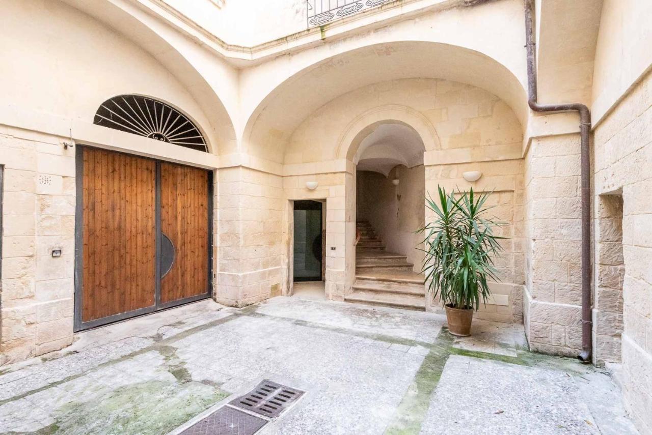 شقة Terzo Campanello - Terrazza Nel Centro Storico ليتشي المظهر الخارجي الصورة